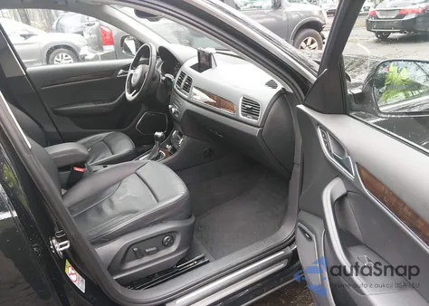 2015 Audi Q3 2.0T Premium Plus z USA, uszkodzony, nr VIN WA1GFCFS7FR004732